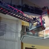 Mercogliano, incendio in un appartamento: Vigili del Fuoco evitano il peggio, casa interdetta
