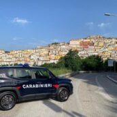 Calitri, trovato con marijuana e coltello a scatto: denunciato 29enne